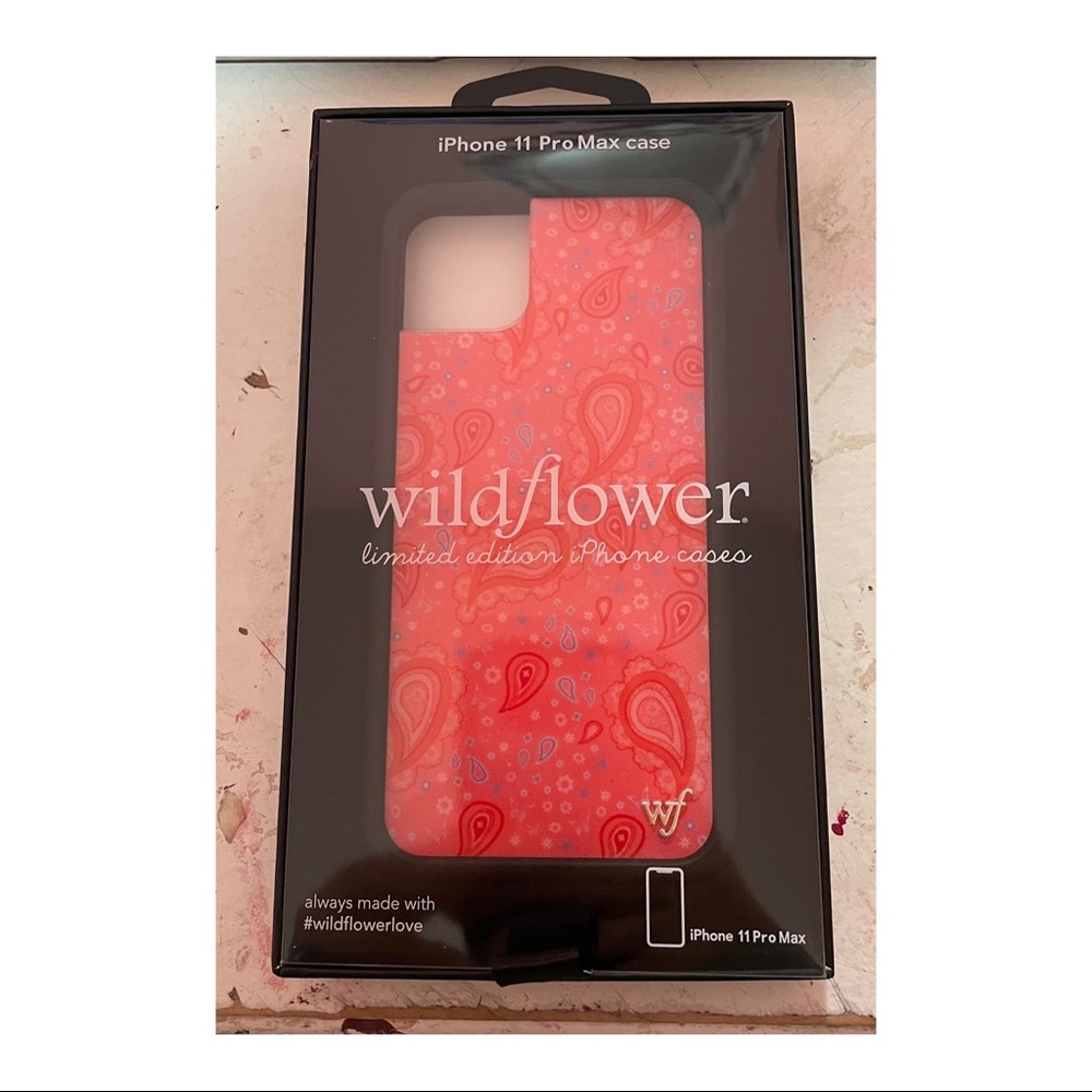 BRAND NEW wild flower phone case 11 pro max